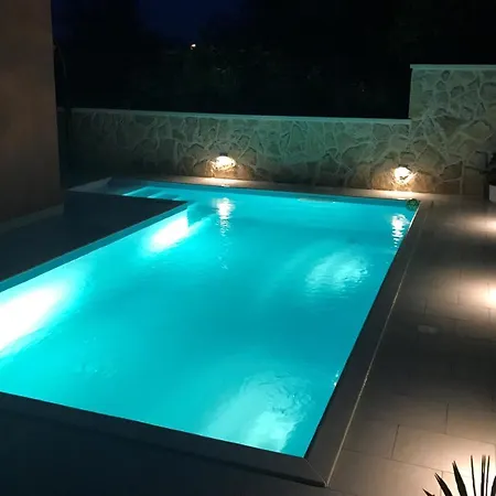 Duplex With Private Swimming Pool Villa *