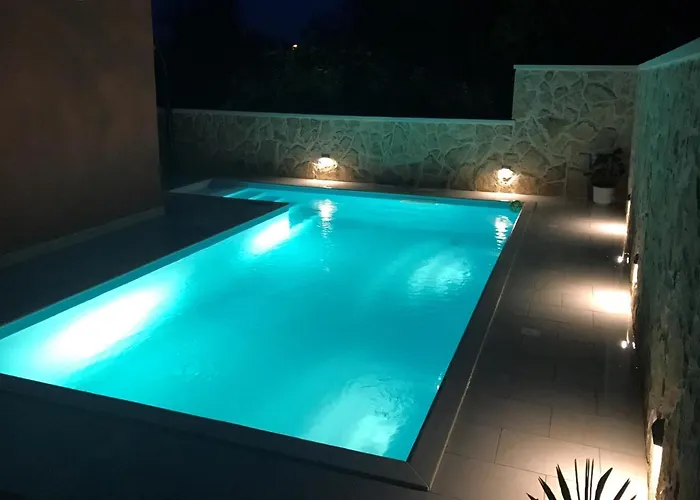 Duplex With Private Swimming Pool ヴィラ *