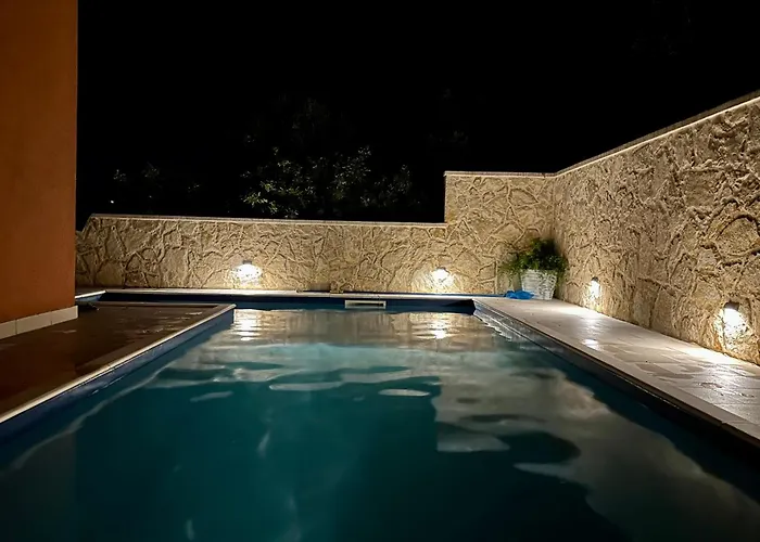 Duplex With Private Swimming Pool ヴィラ *