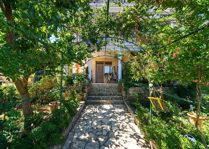 Duplex With Private Swimming Pool プレコ