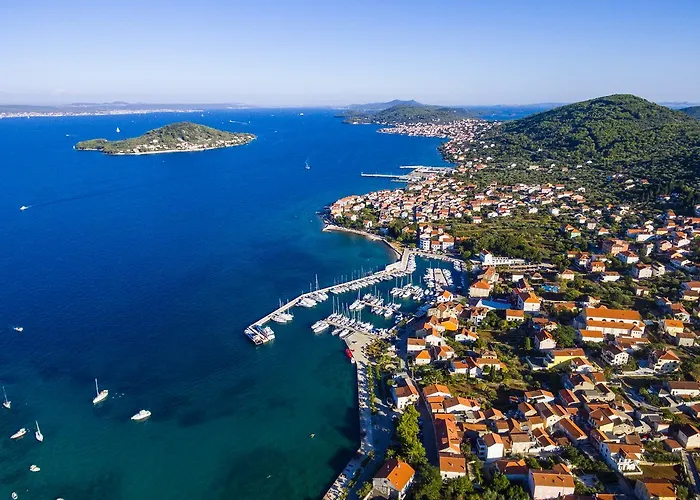 Duplex With Private Swimming Pool بريكو