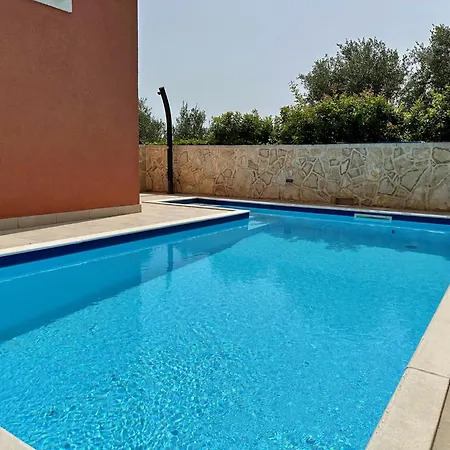 Duplex With Private Swimming Pool プレコ